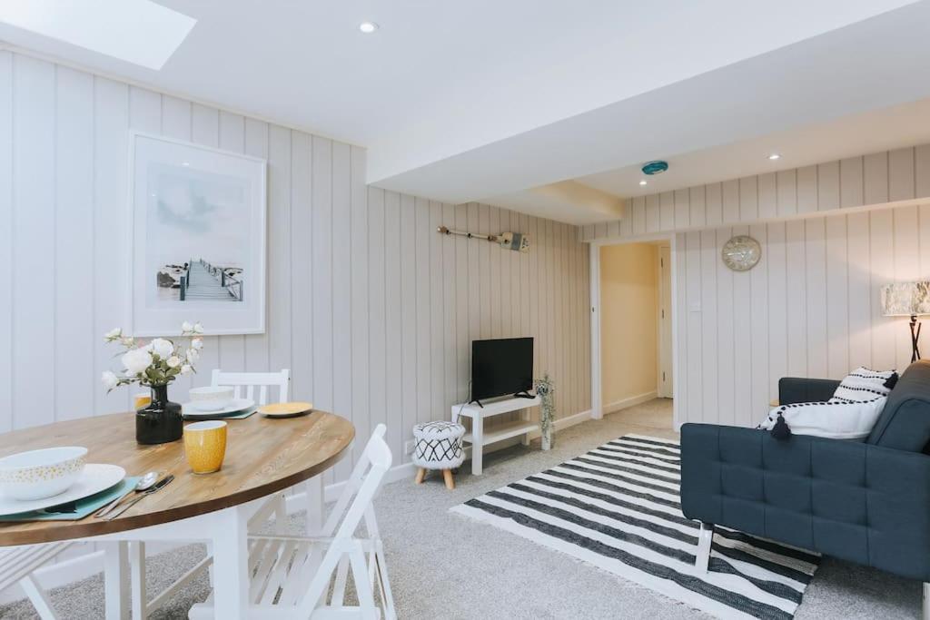 The Lighthouse, Boutique Apartment In The Town Centre - Starlink Wi-Fi Tavistock  Exterior foto